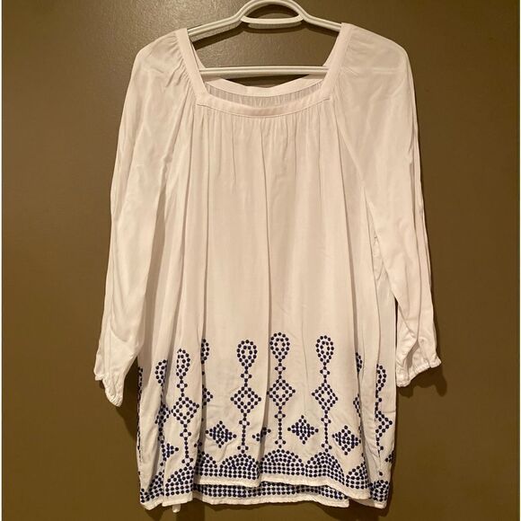 St John’s Bay Embroidered Top Size XL White & Navy Blue - Picture 2 of 6